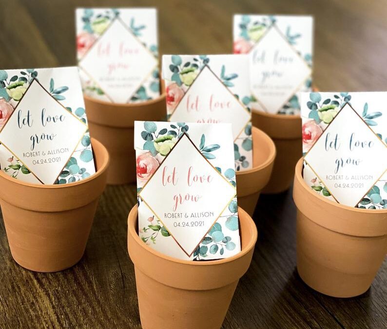 10 Wedding Favors Your Guests Actually Want!