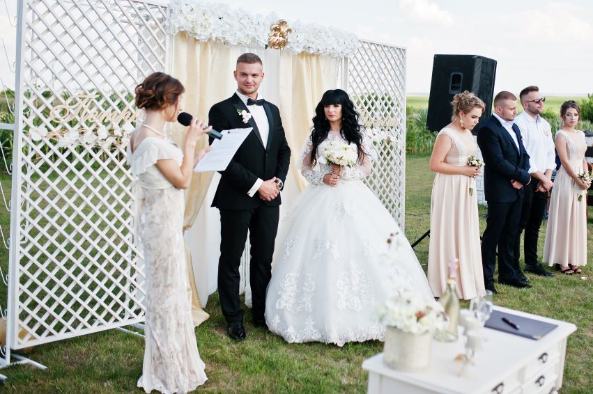 5 Things to Look for When Finding a Wedding Officiant to Officiate Your Wedding